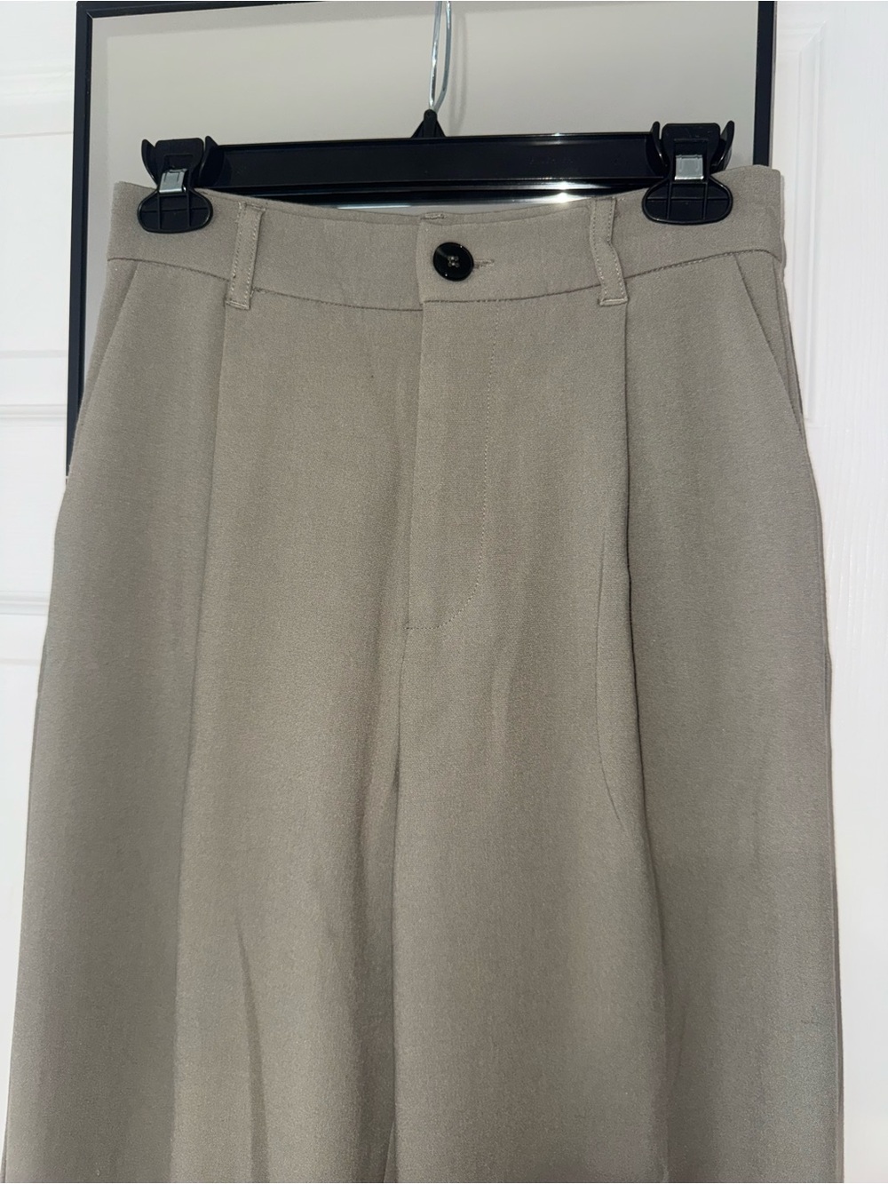Zara women’s Wide-Leg pants in Olive - Picture 2 of 7